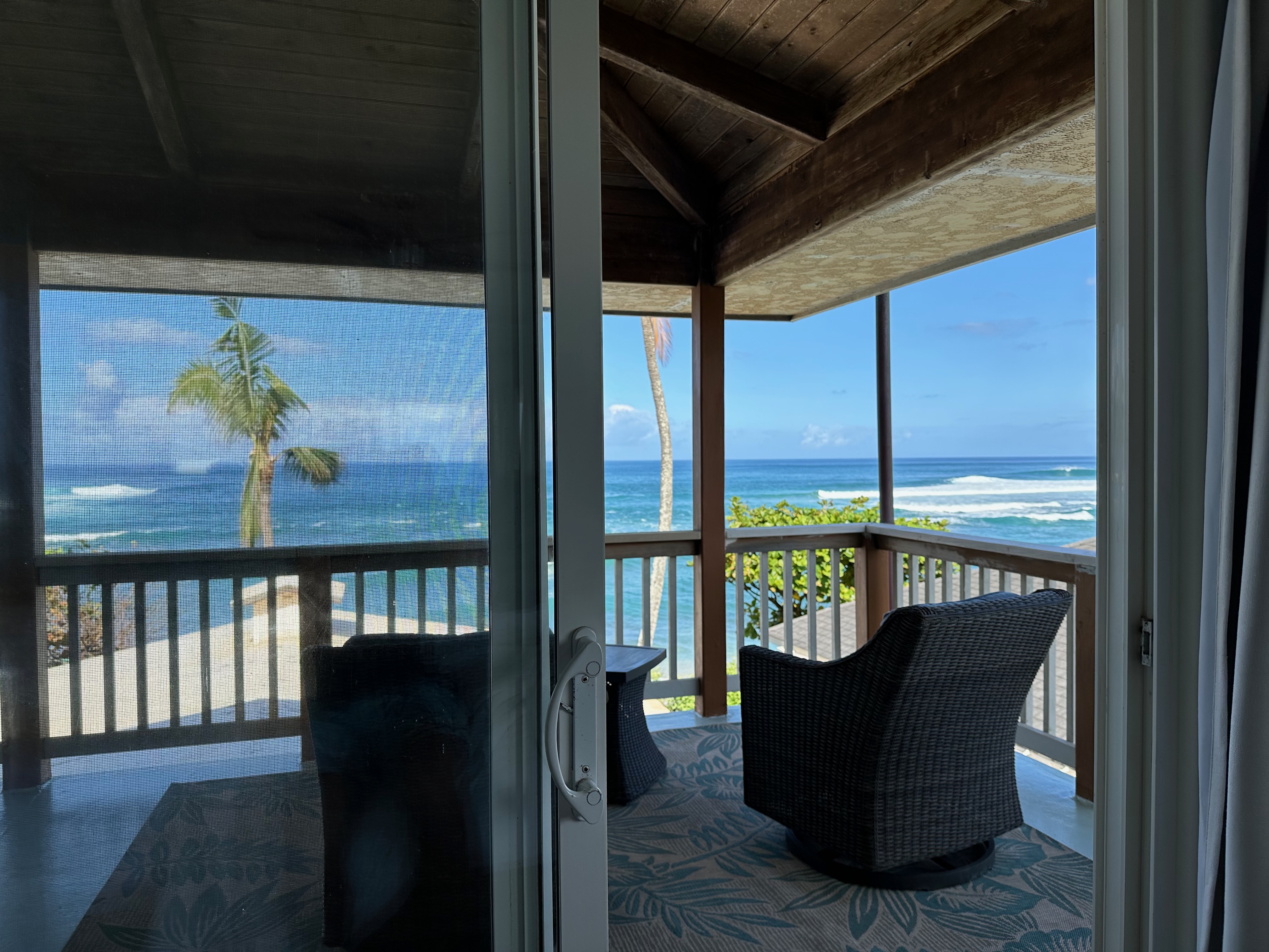 Master bedroom view of a wave at Himalayas surf break.